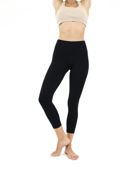 black yoga pants outfit